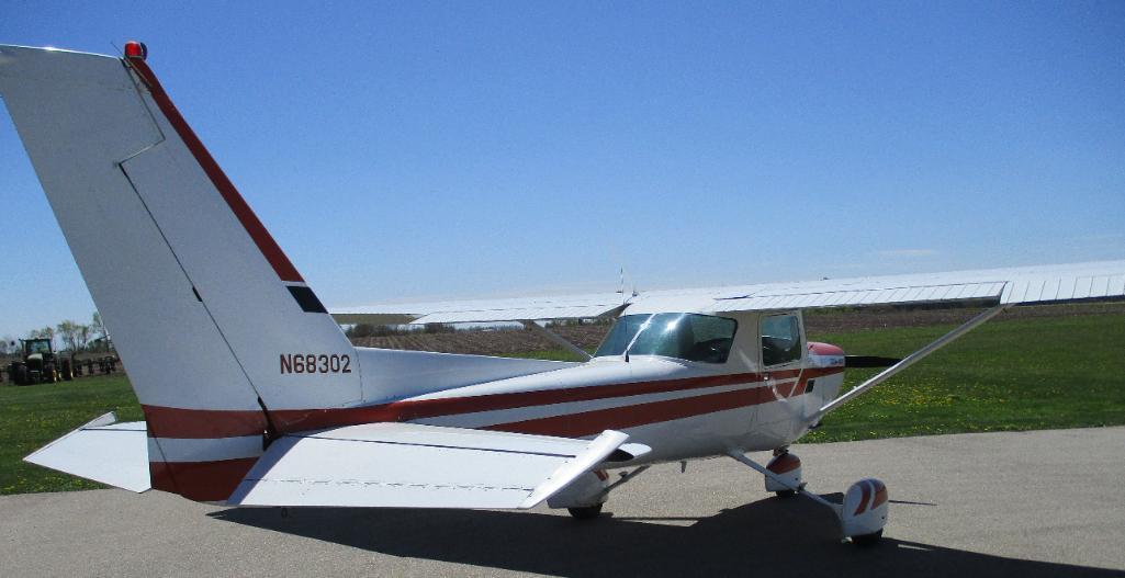 At auction is a 1978 Cessna 152 II, Registration No. N68302, Engine Lycoming Series (4 Cycle), 115