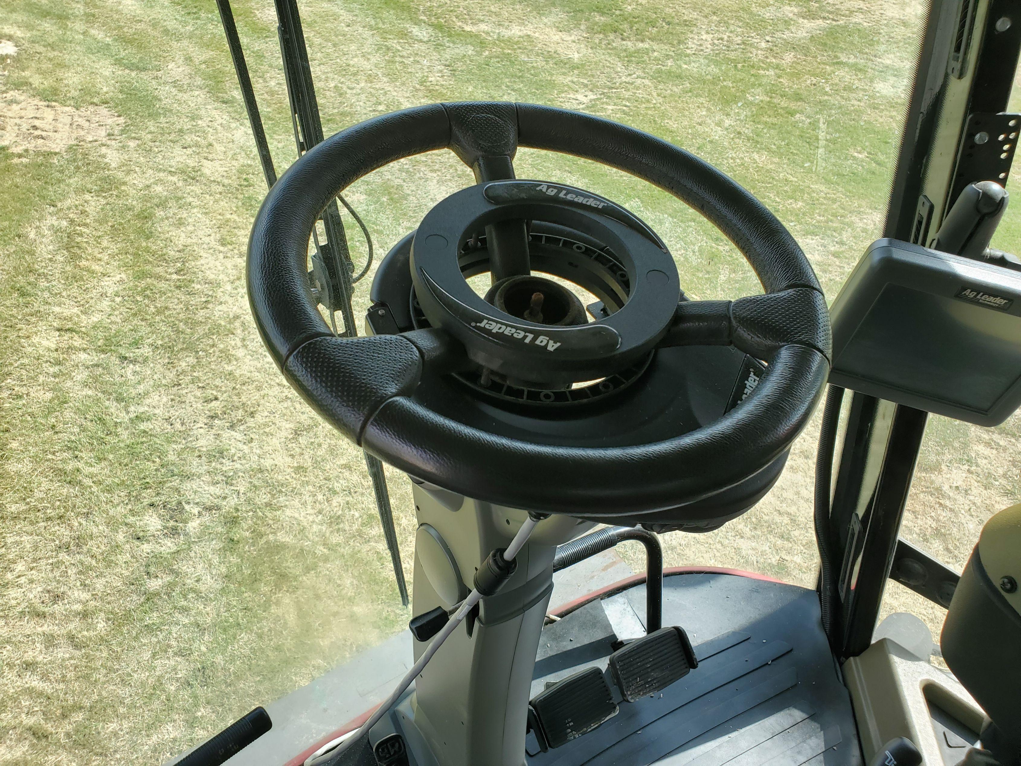 Massey Ferguson 9250 Draper Head , 40 Ft., Dynafles, Fore/Aft, $13,000 Spent on Bearings/Wobble Box/