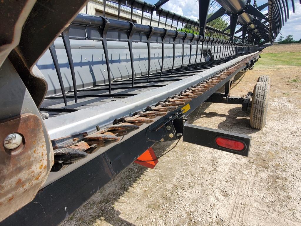 Massey Ferguson 9250 Draper Head , 40 Ft., Dynafles, Fore/Aft, $13,000 Spent on Bearings/Wobble Box/