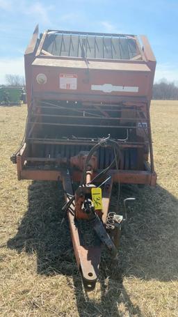 New Idea Round Baler