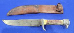 Hunting Type Knife with Case Hunting type knife with sheath, handle is stag, no markings, appears to