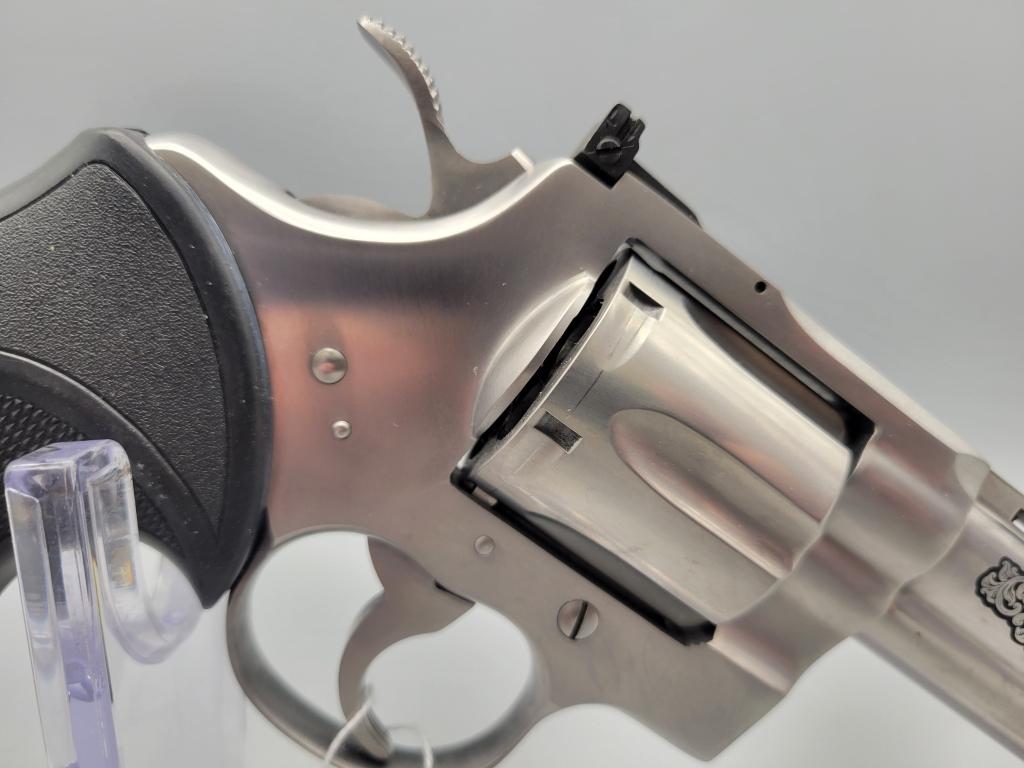 Colt Python Silver Snake Edition