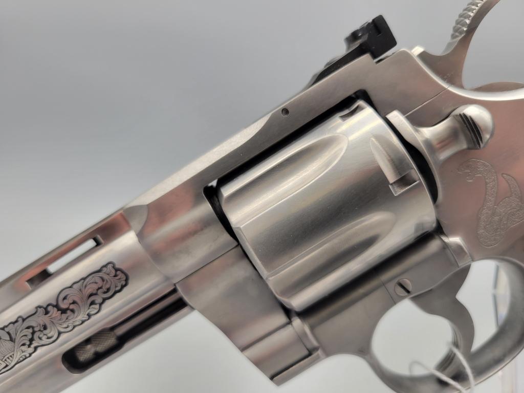 Colt Python Silver Snake Edition