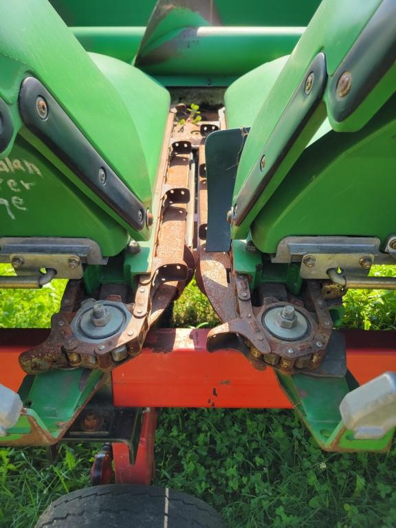 John Deere 608C Corn Head
