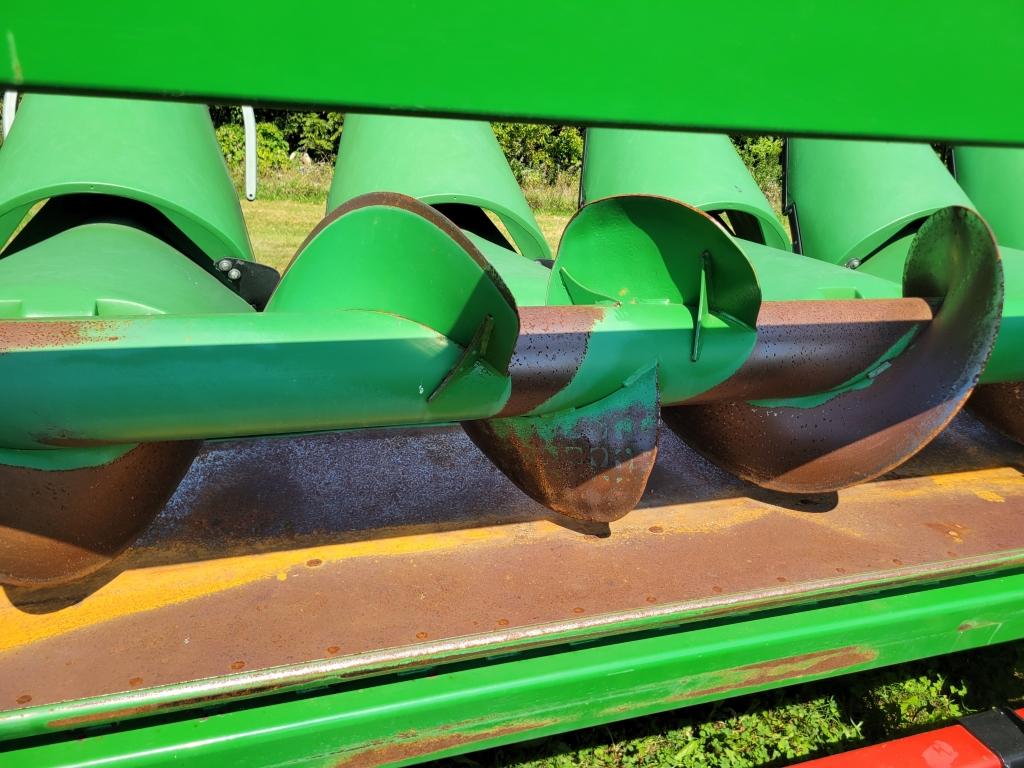 John Deere 608C Corn Head