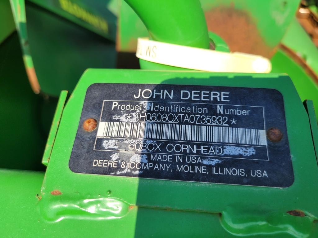 John Deere 608C Corn Head