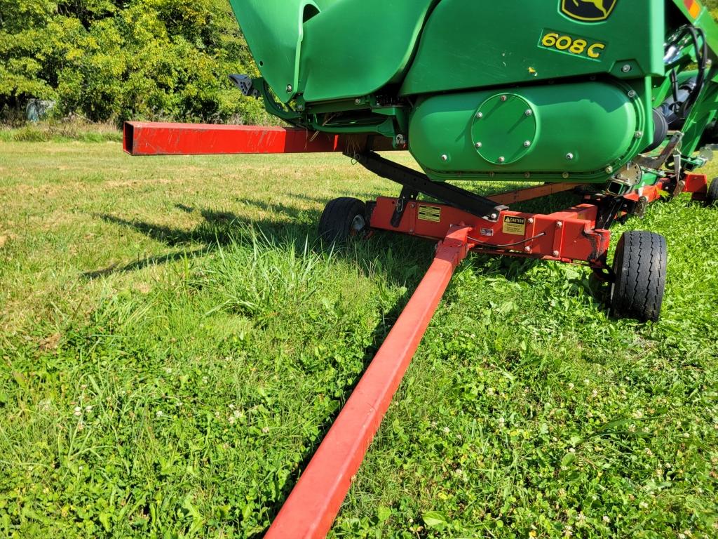 John Deere 608C Corn Head