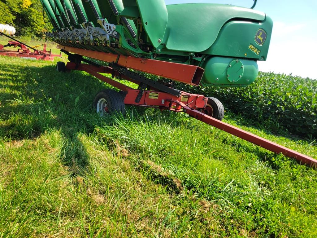 John Deere 608C Corn Head