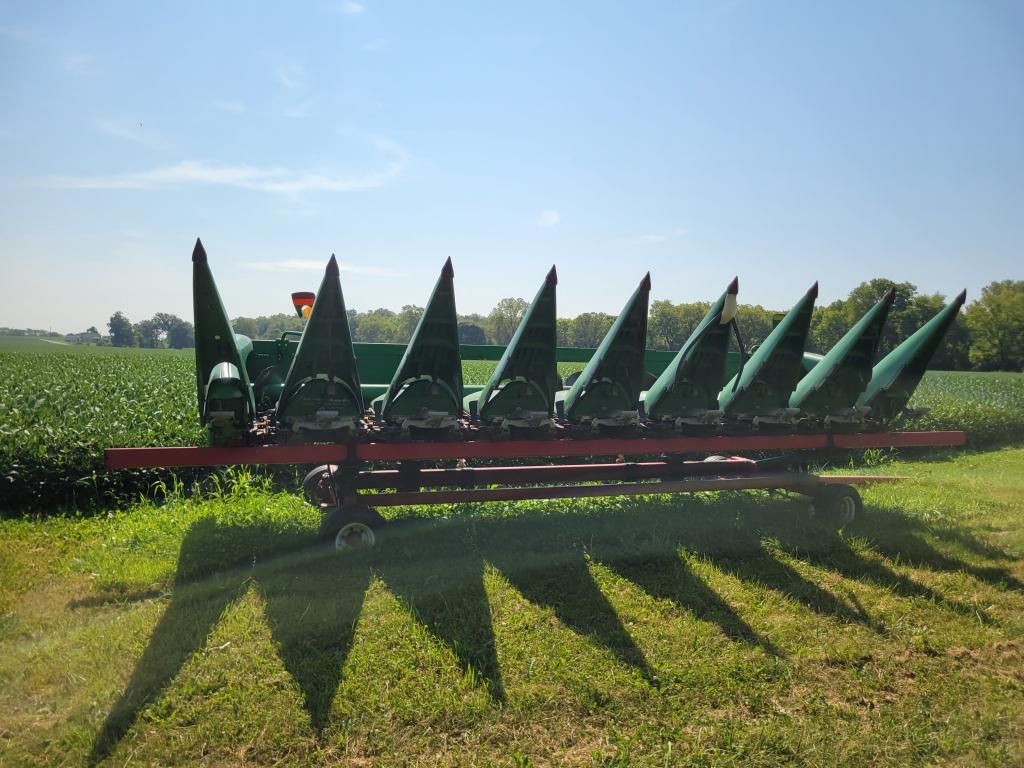 John Deere 608C Corn Head