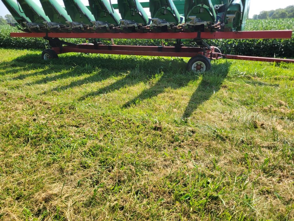 John Deere 608C Corn Head