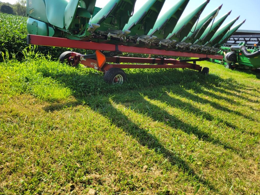 John Deere 608C Corn Head
