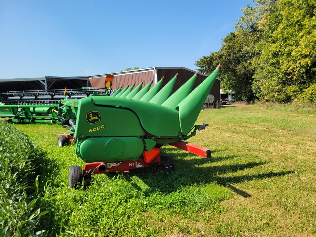 John Deere 608C Corn Head