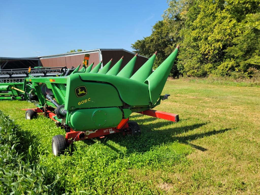 John Deere 608C Corn Head