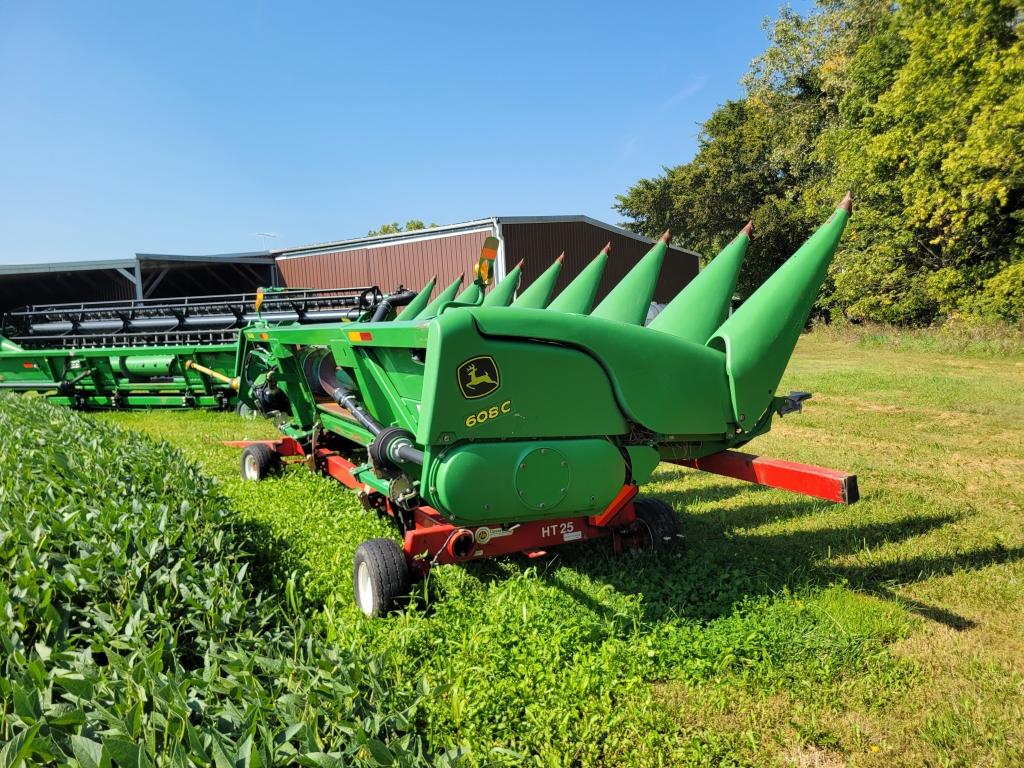 John Deere 608C Corn Head