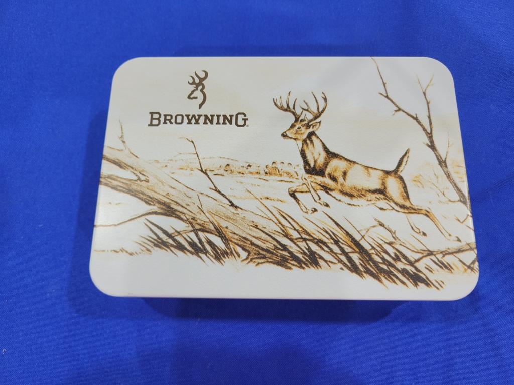 Browning Pocket Knife Double blade browning pocket knife, comes with storage case, good condition.