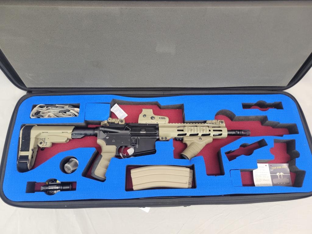 Ruger AR556 Rifle Ruger model AR556 rifle, chambered in 5.56, comes with very nice case, scope, and