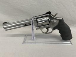 Smith & Wesson, Model 617-6, 22lr ctg, Revolver, 2 Speed Loaders and Hardcase