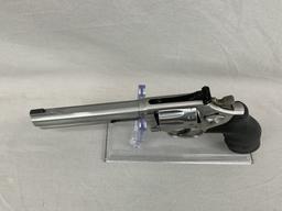Smith & Wesson, Model 617-6, 22lr ctg, Revolver, 2 Speed Loaders and Hardcase