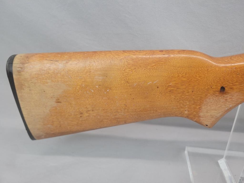 H&R Topper Shotgun H&R Topper single shot shotgun, chambered in 12 ga, wooden stock and blued barrel