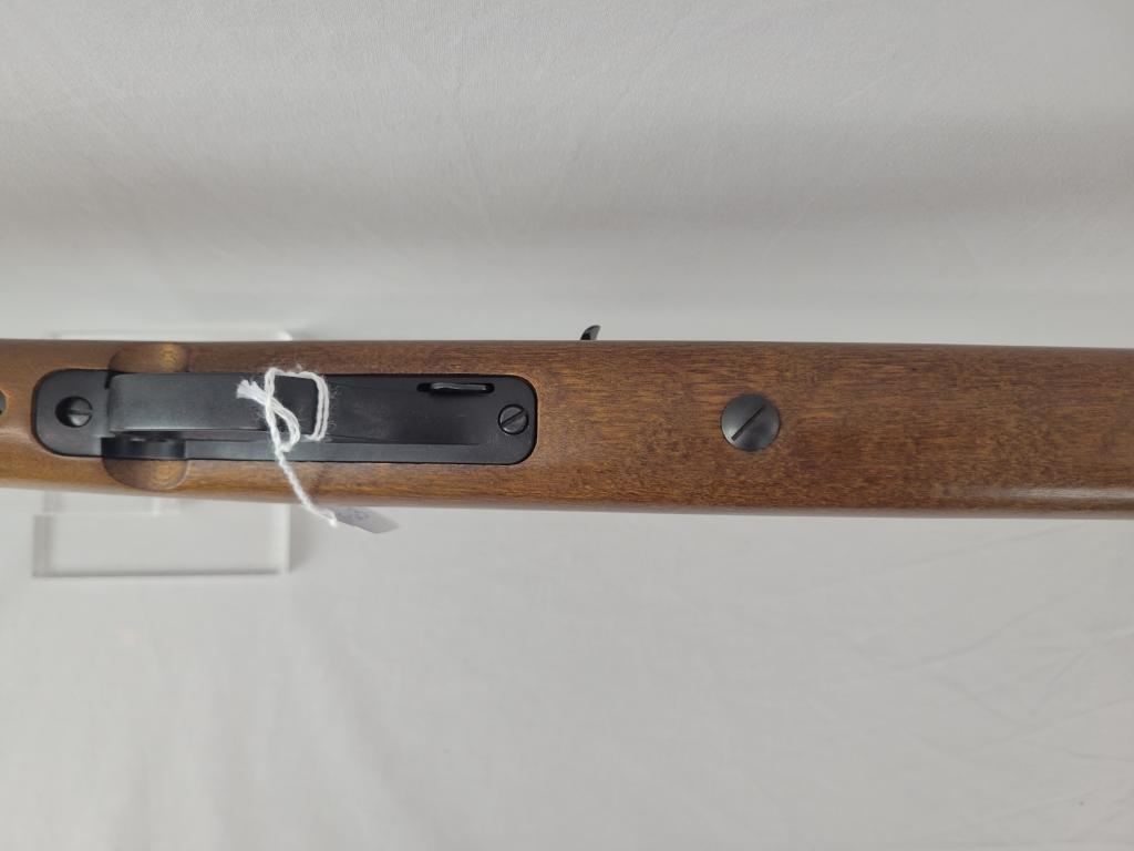 Marlin Model 60 Semi-Auto Rifle Marlin model 60 semi-auto rifle, .22LR, blued barrel and wooden stoc