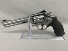 Smith & Wesson, Model 617-6, 22lr ctg, Revolver, 2 Speed Loaders and Hardcase