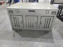 Aluminium Diamond Plate Dog Box