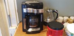 Delonghi coffee maker, cups & accessories