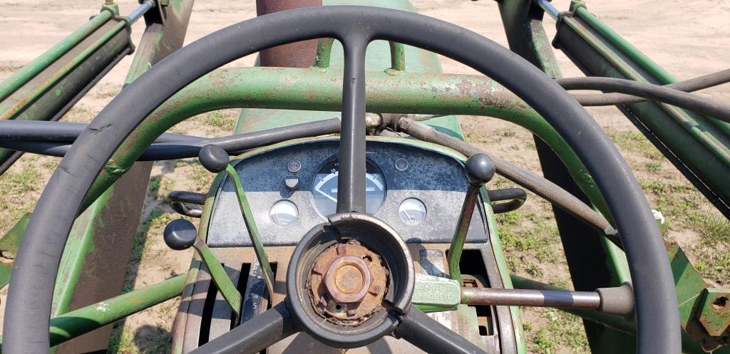 John Deere 3010 Narrow front, front push blade, gas, non running