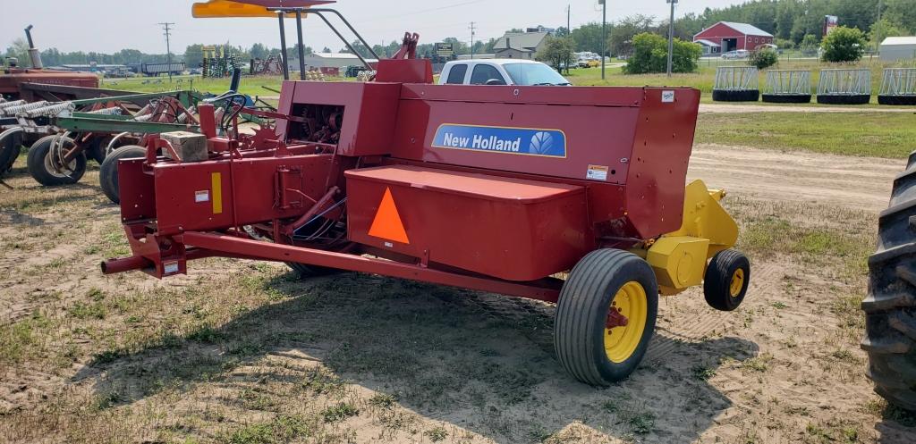 New Holland BC5070 square baler hydraulic tension, low bales, used 1 season, 2020