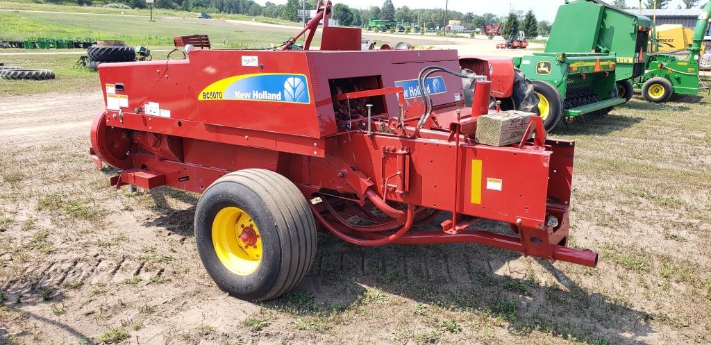 New Holland BC5070 square baler hydraulic tension, low bales, used 1 season, 2020