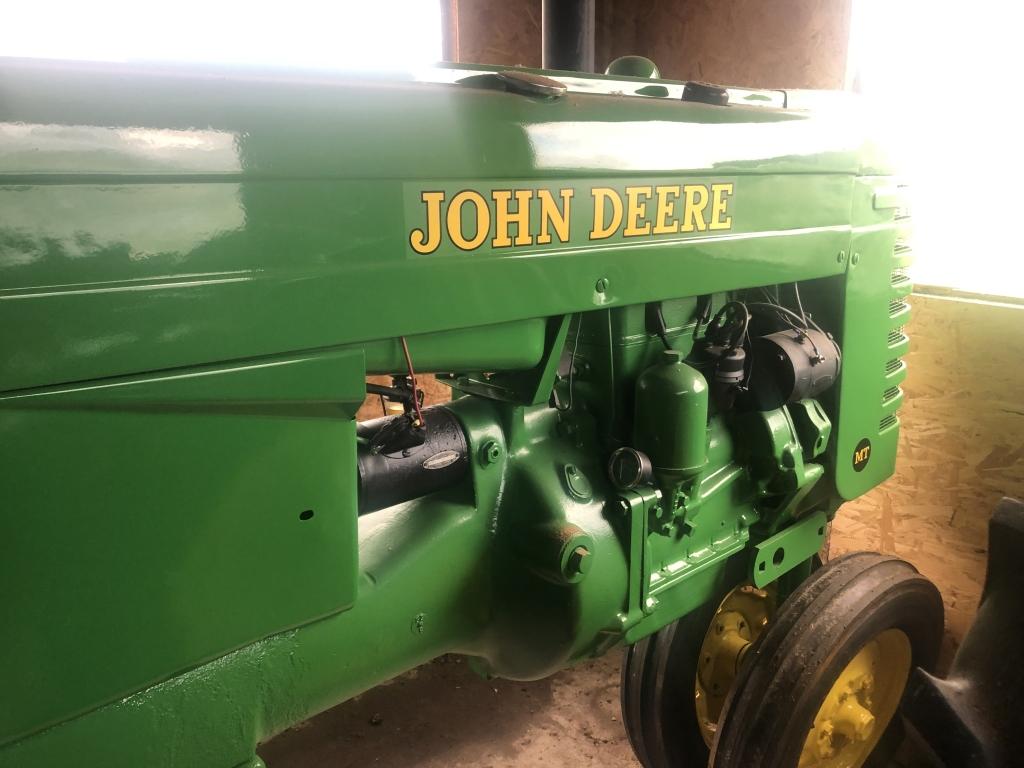 John Deere B - narrow front