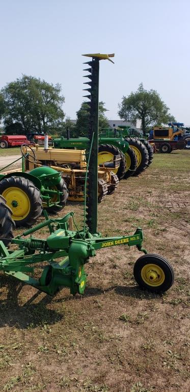 John Deere No. 5 mower