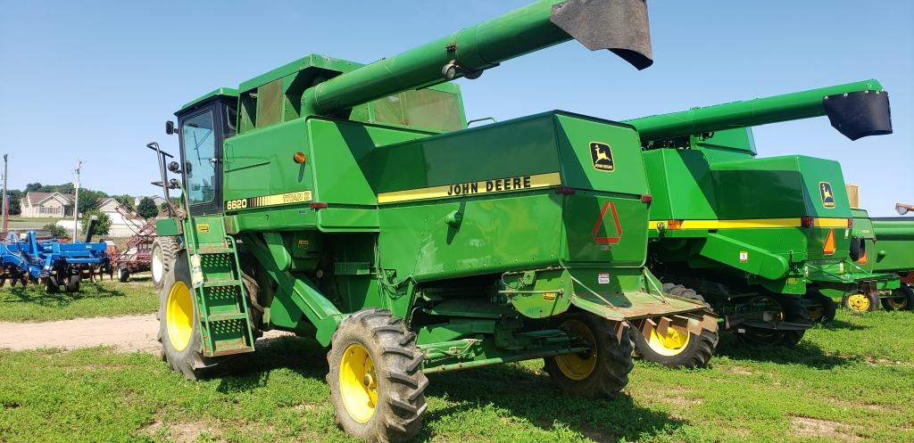 John Deere 6620 Titan II 1 owner, heavy duty rear axle, 1988 last year built, 1600 hours, farmer ret