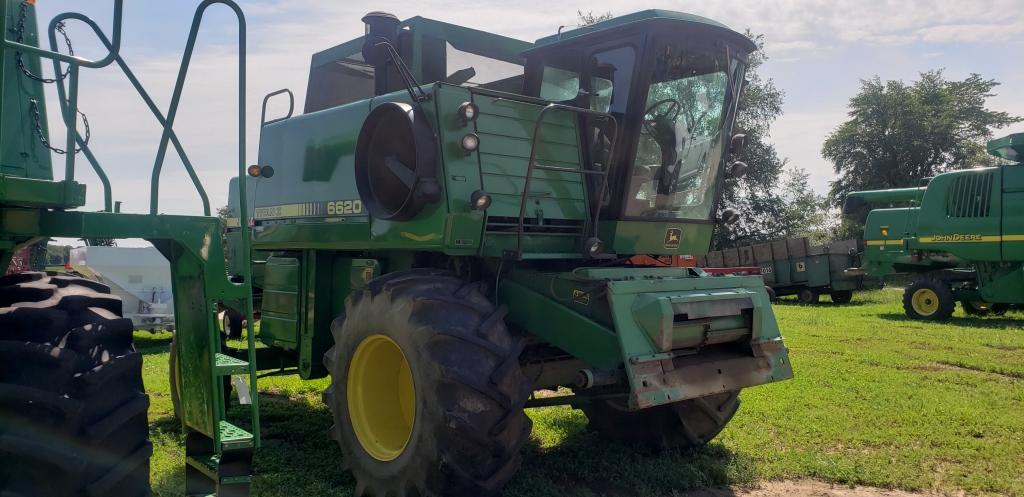 John Deere 6620 Titan II 1 owner, heavy duty rear axle, 1988 last year built, 1600 hours, farmer ret