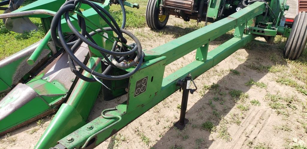 John Deere 3970 chopper with 2R narrow corn head