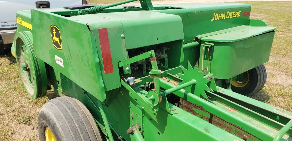John Deere 328 square baler