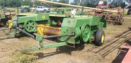 John Deere 327 square baler