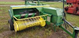 John Deere 336 square baler with thrower
