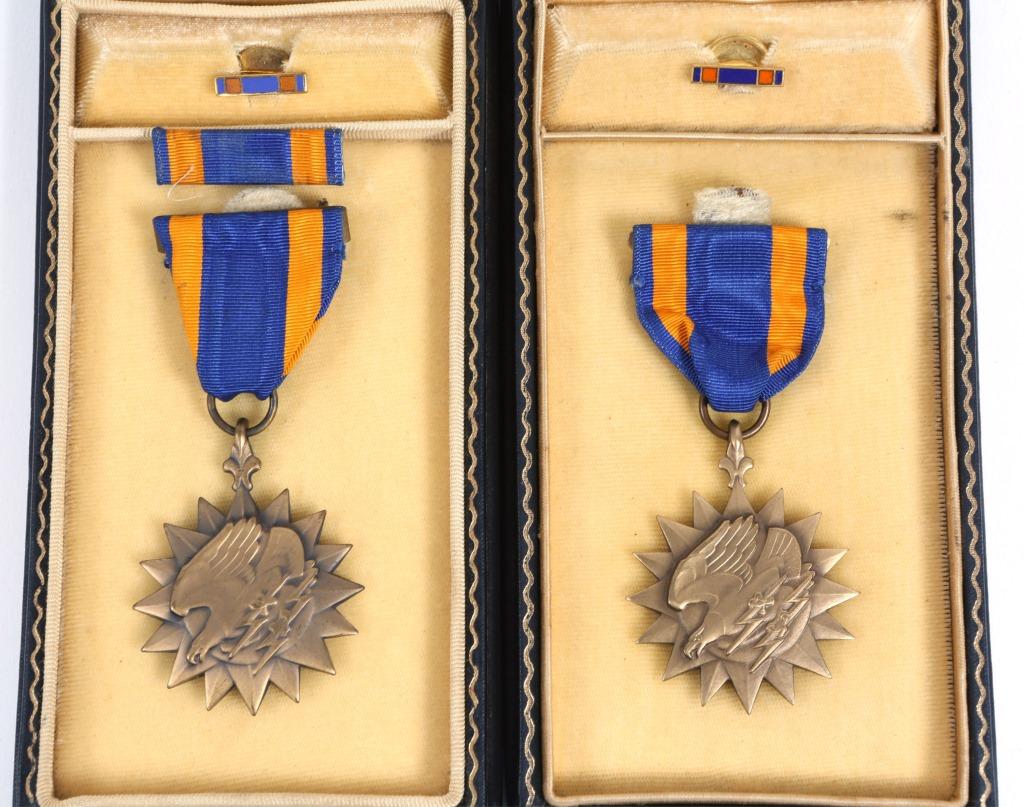 WWII US AAF AIR MEDAL WITH CASE LOT OF 2