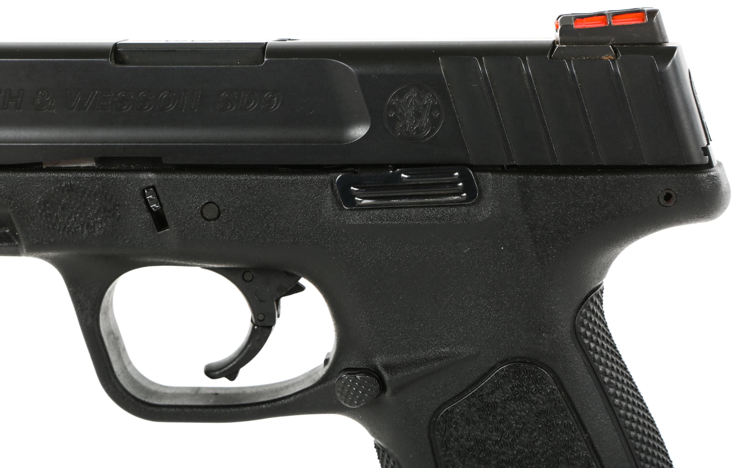 SMITH AND WESSON MODEL SD9 SEMI AUTO 9mm PISTOL