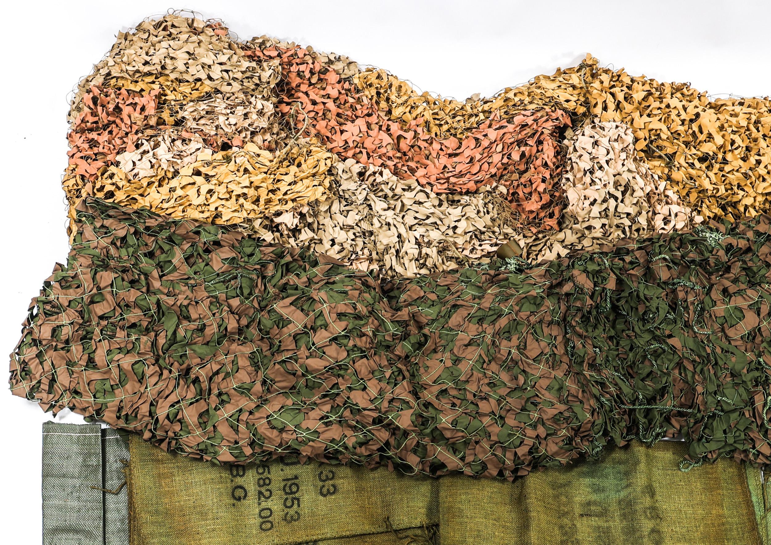 KOREAN WAR - CURRENT US ARMY SANDBAGS & CAMO NET