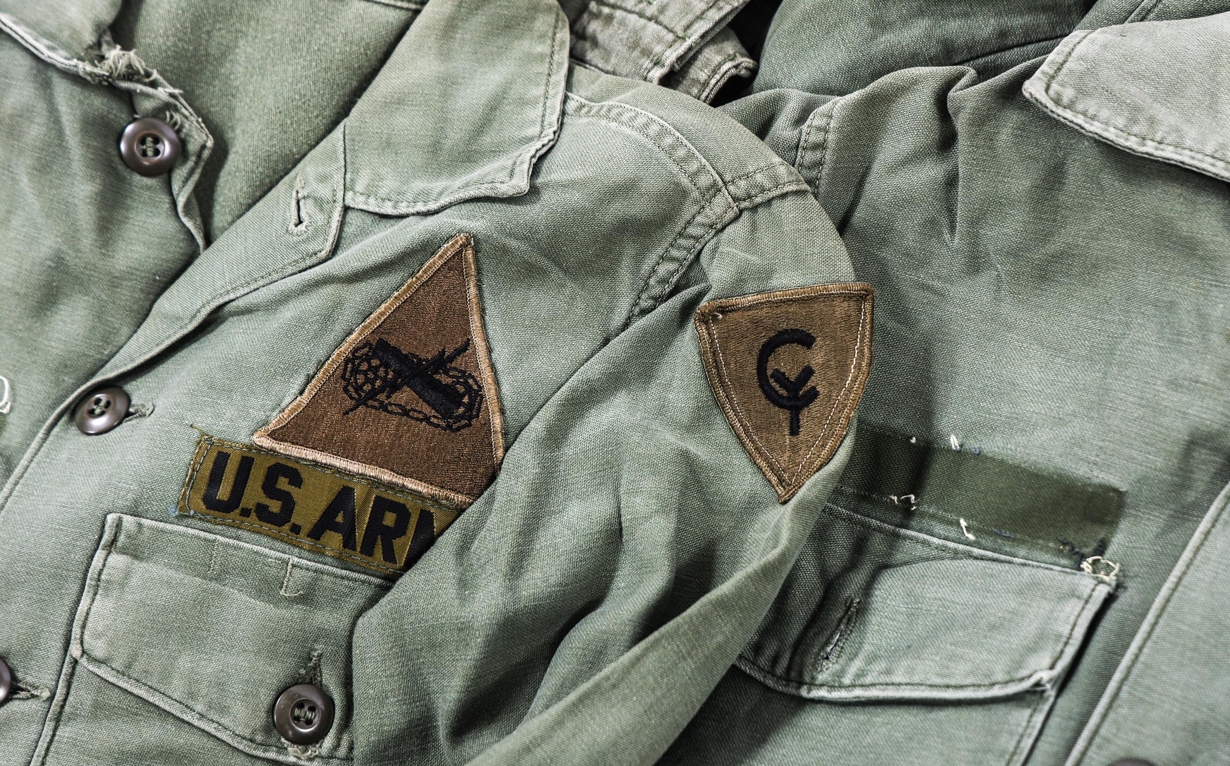 WWII - COLD WAR US ARMED FORCES UNIFORM ITEMS