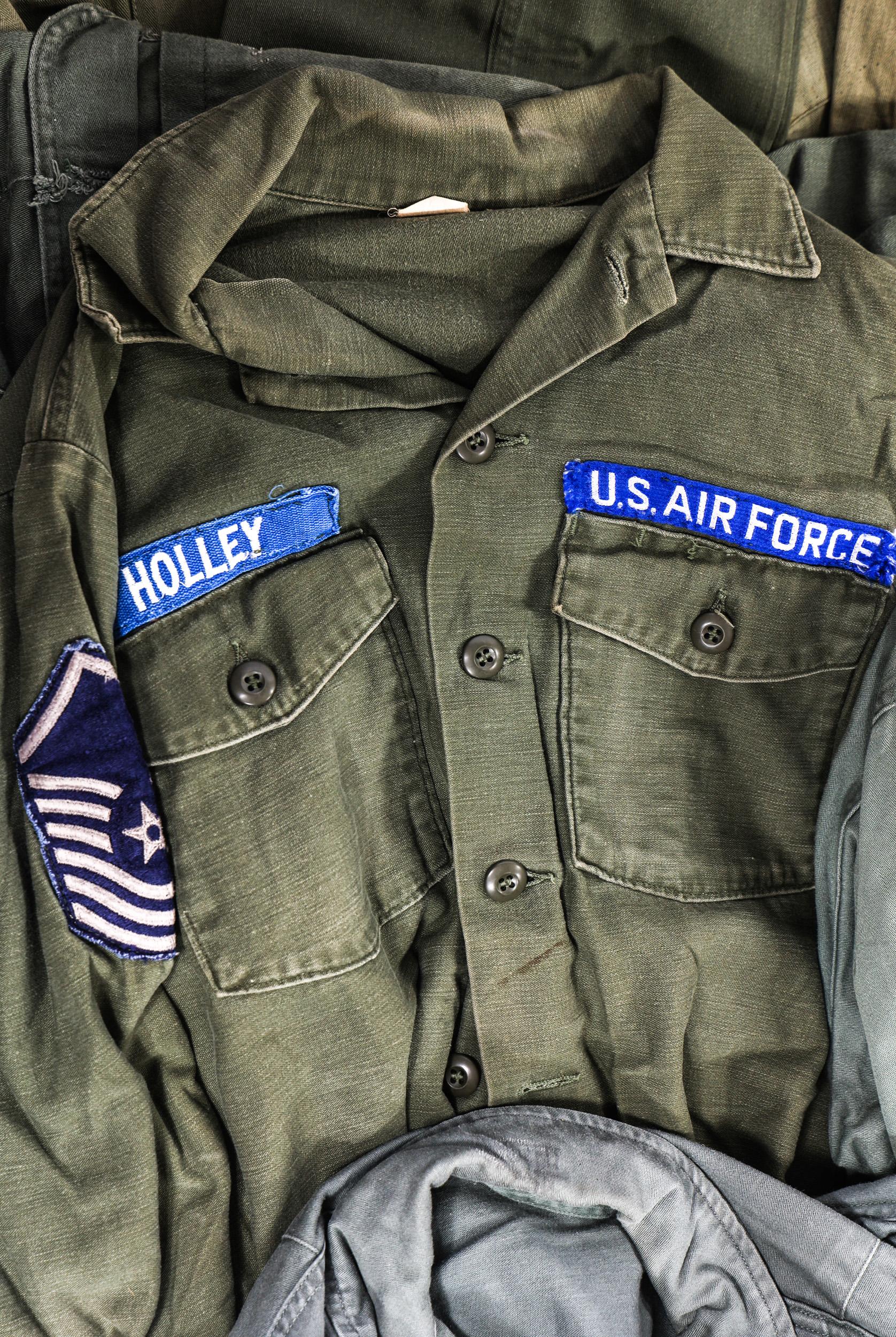 WWII - COLD WAR US ARMED FORCES UNIFORM ITEMS