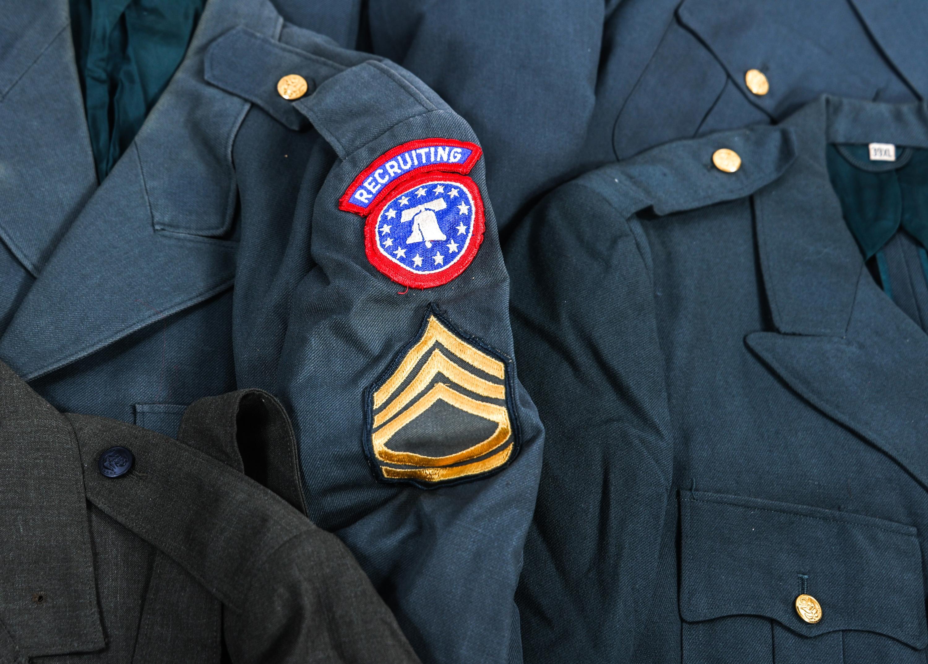 COLD WAR US ARMED FORCES & VETERAN SERVICE TUNICS