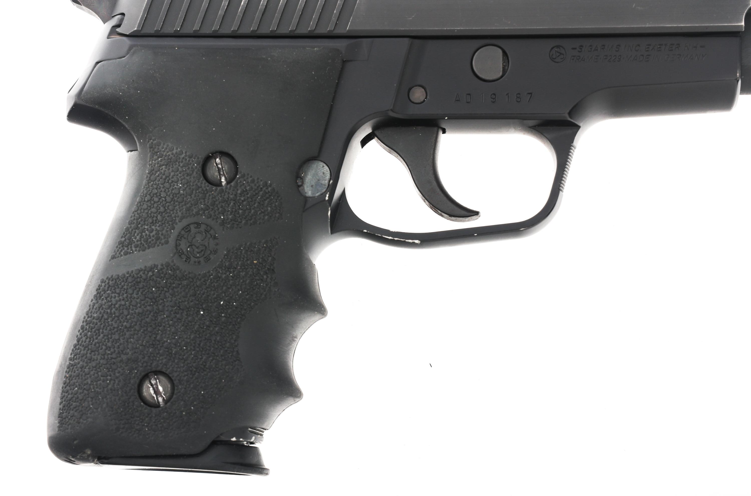 SIG SAUER MODEL P229 .40 CALIBER SEMI AUTO PISTOL