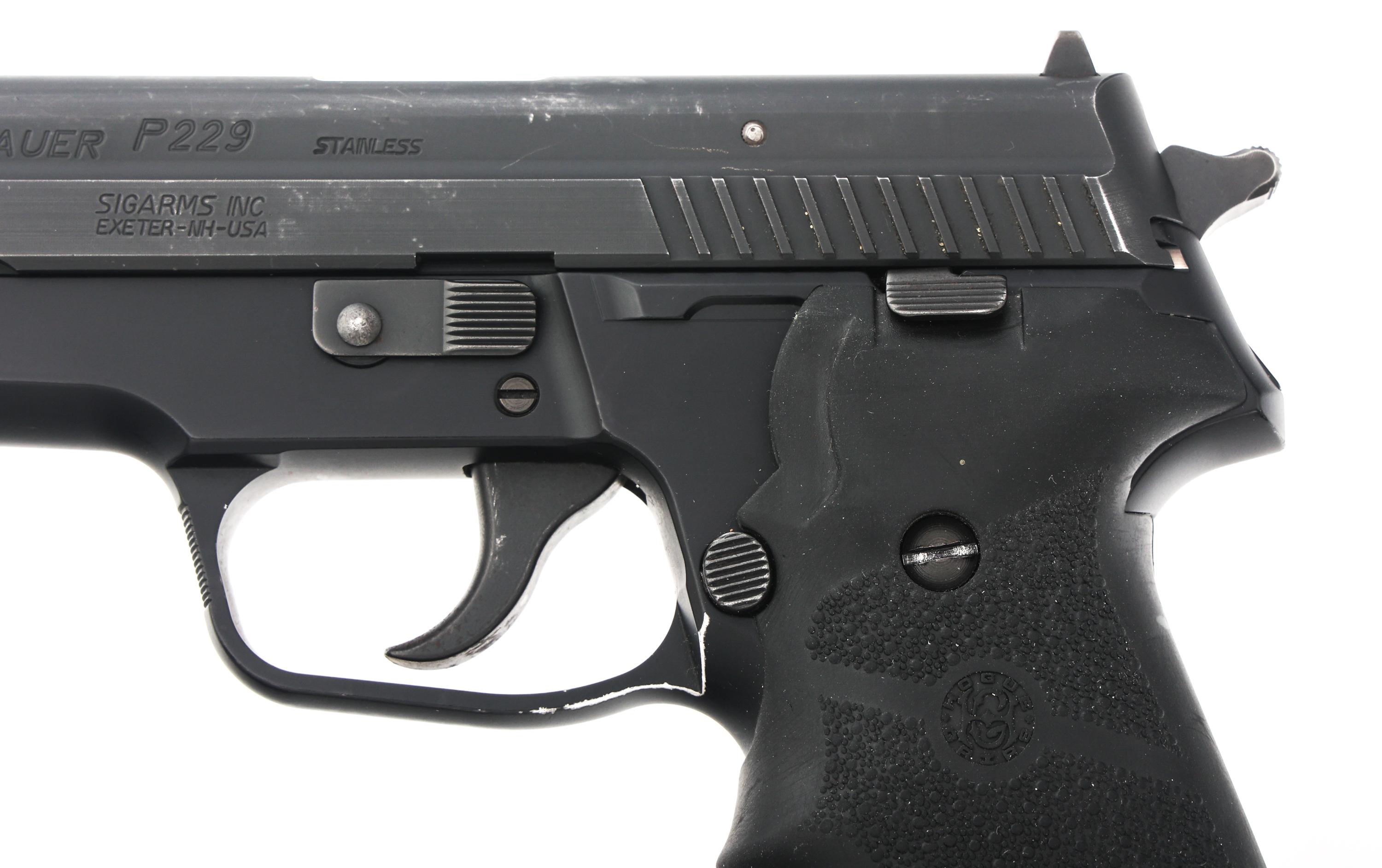 SIG SAUER MODEL P229 .40 CALIBER SEMI AUTO PISTOL