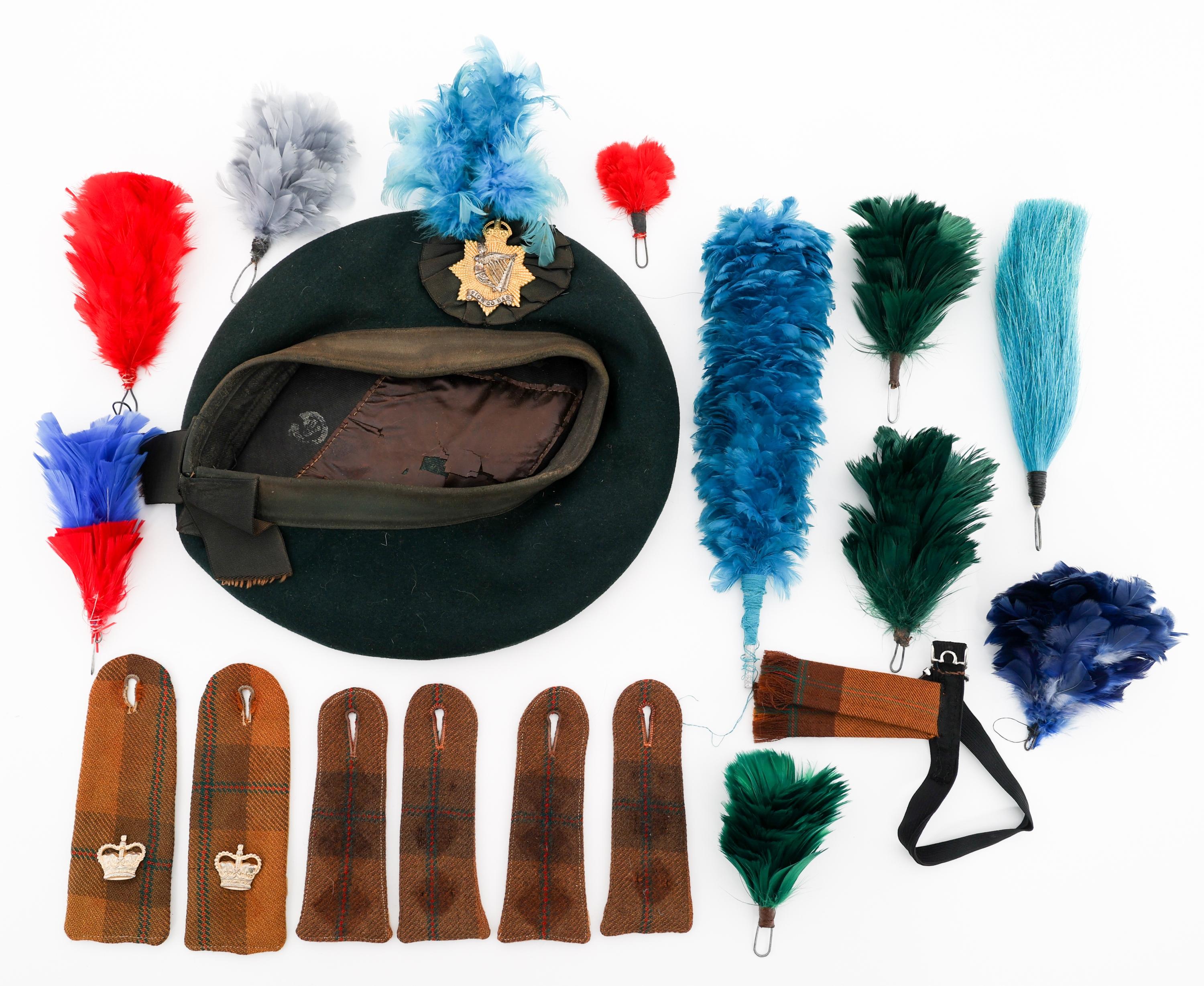 WWII - COLD WAR UK IRISH RANGERS BERET & PLUMES