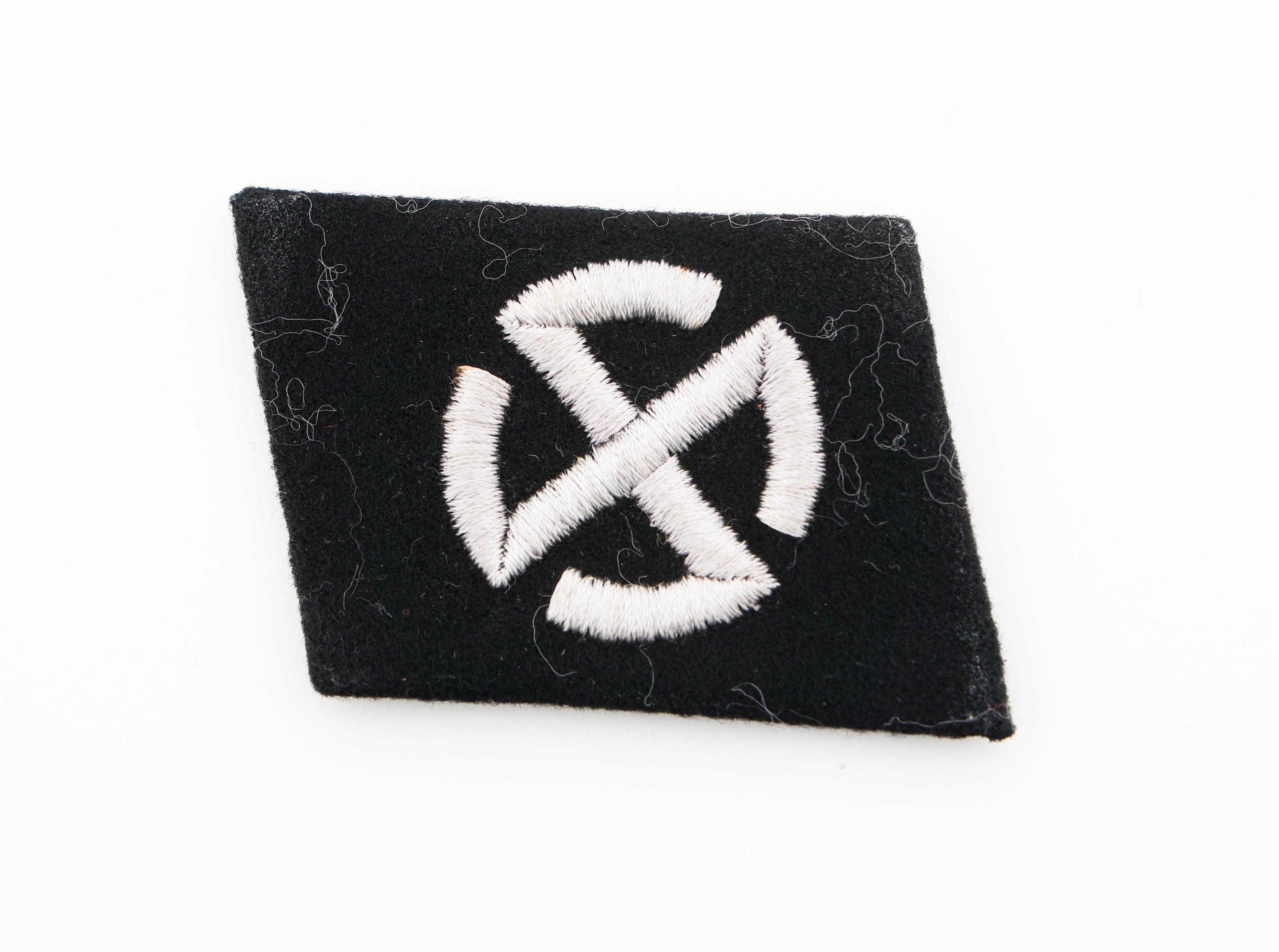 WWII GERMAN WAFFEN SS COLLAR TABS