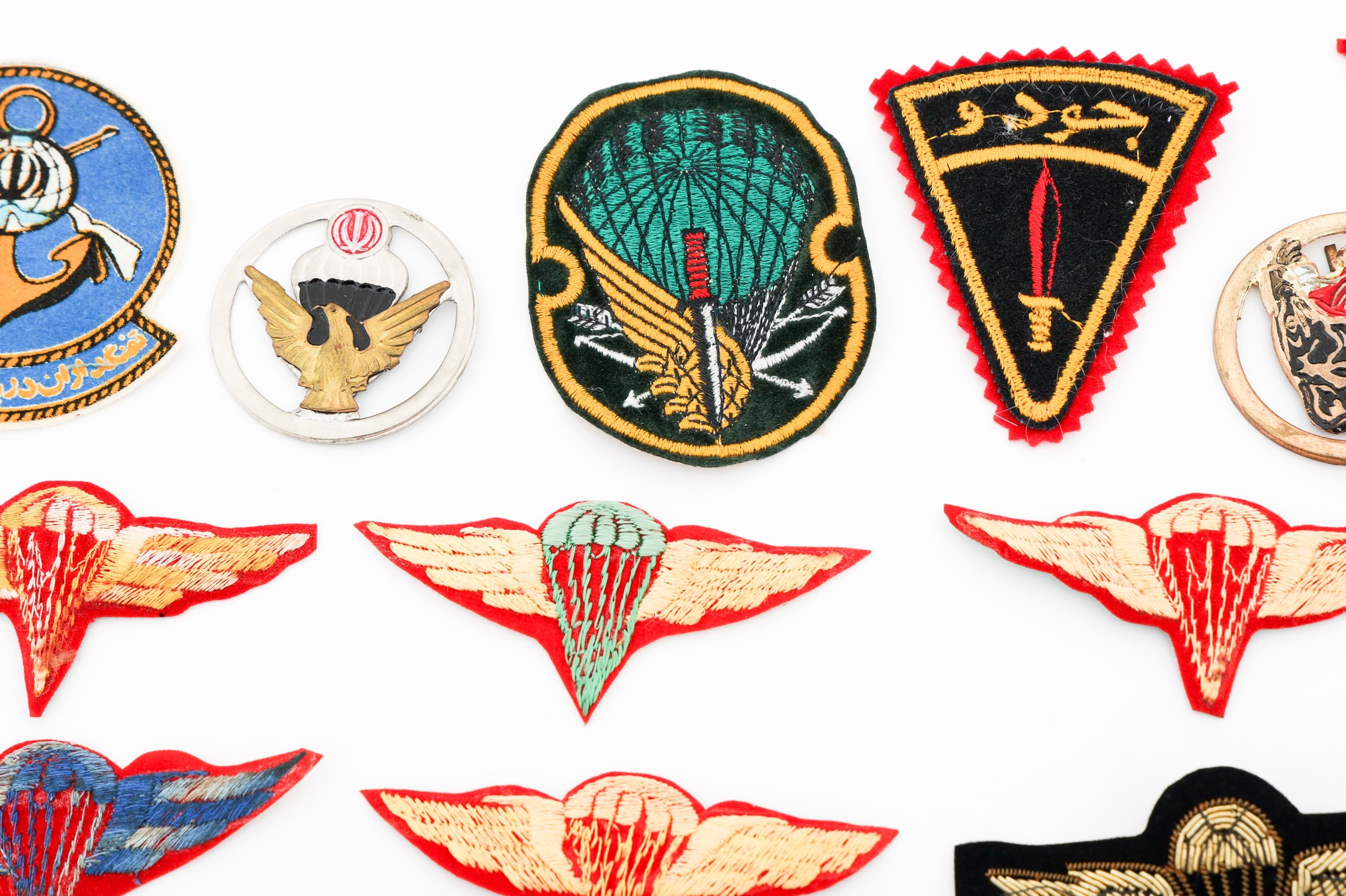 COLD WAR - CURRENT MID-EAST JUMP WINGS & INSIGNIA