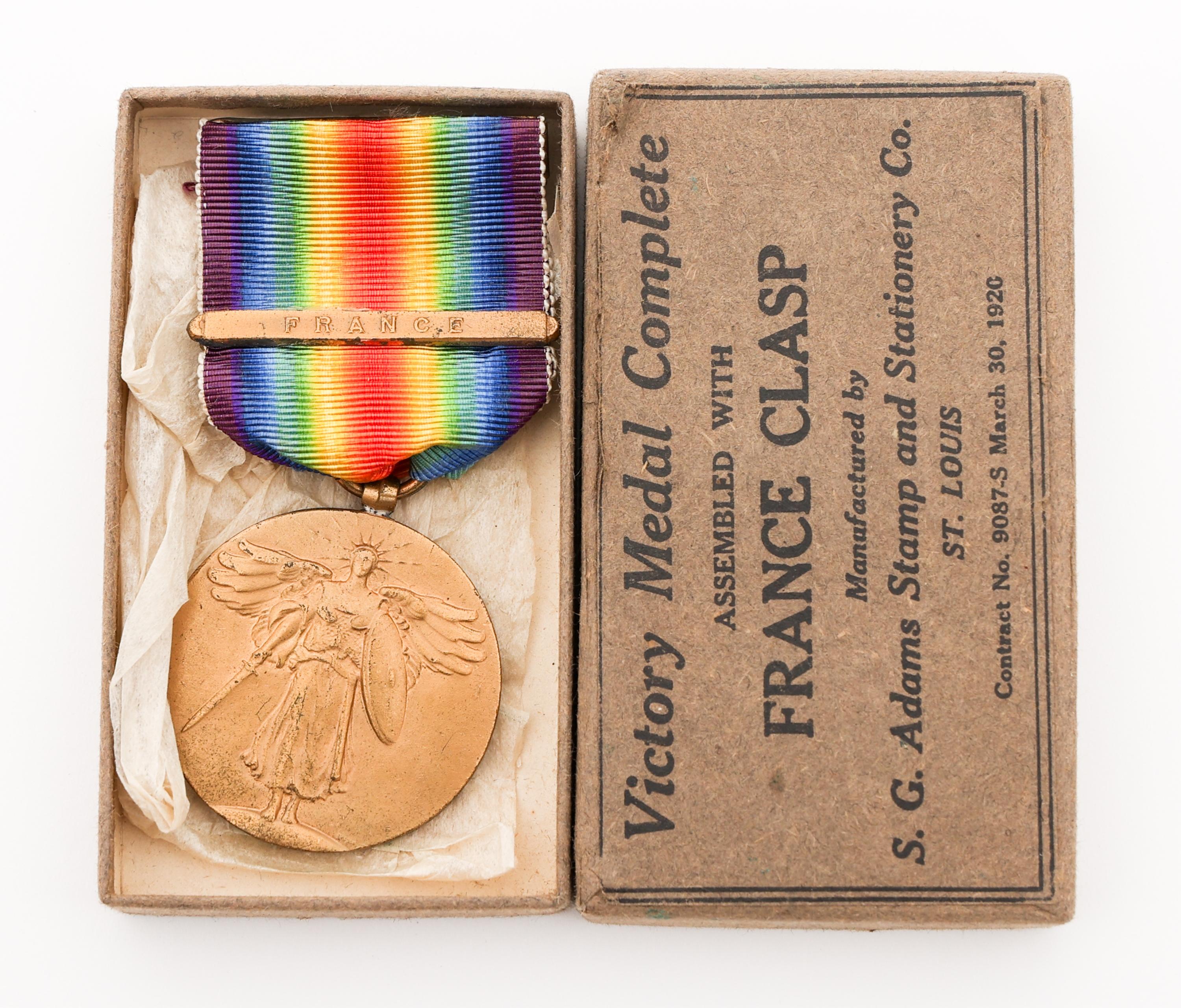 WWI US VICTORY MEDALS WITH CLASPS & RIBBONS